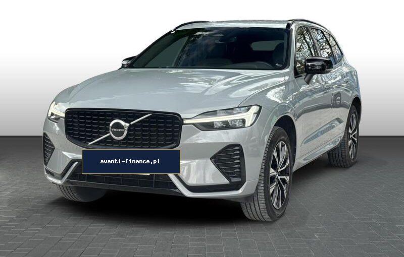 Volvo XC60 B4 Mild Hybrid Benzyna Plus Dark Auto 5d